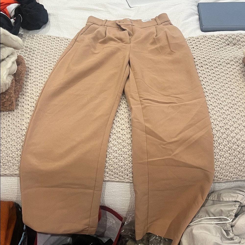 Abercrombie & Fitch Woman’s wide leg trouser